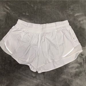 White lululemon hotty hot 2.5 sz8